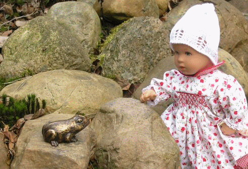 Planscherle Stella und ein erschrockener Grasfrosch